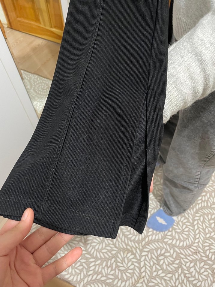 Siyah Kadın Yırtmaçlı İspanyol Paça Pantolon - Görsel 3