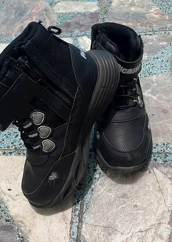 Siyah Erkek Çocuk Botları Velcro Kapatmalı