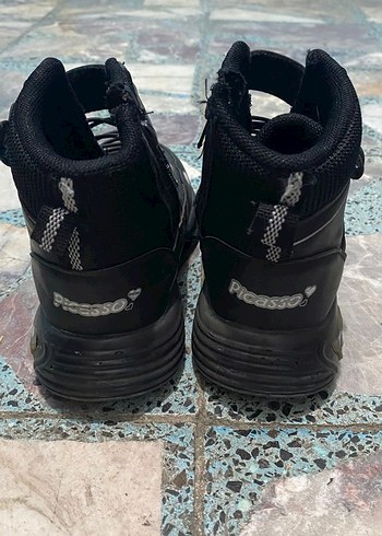 LC Waikiki Siyah Erkek Çocuk Botları Velcro Kapatmalı