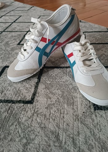 Beyaz Baskılı Bağcıklı Kadın Spor Ayakkabı