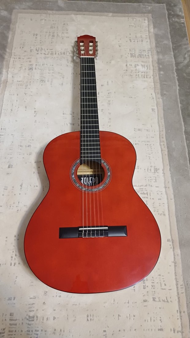 Kırmızı Klasik Gitar ve Kılıfı - Görsel 2