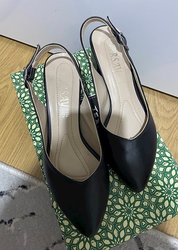 Klasik Siyah Tokalı Kadın Topuklu Ayakkabı - Görsel 2