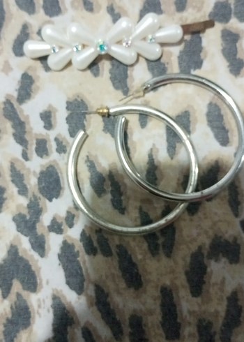 Beyaz Boncuklu Mini Halka Küpeler - Görsel 4