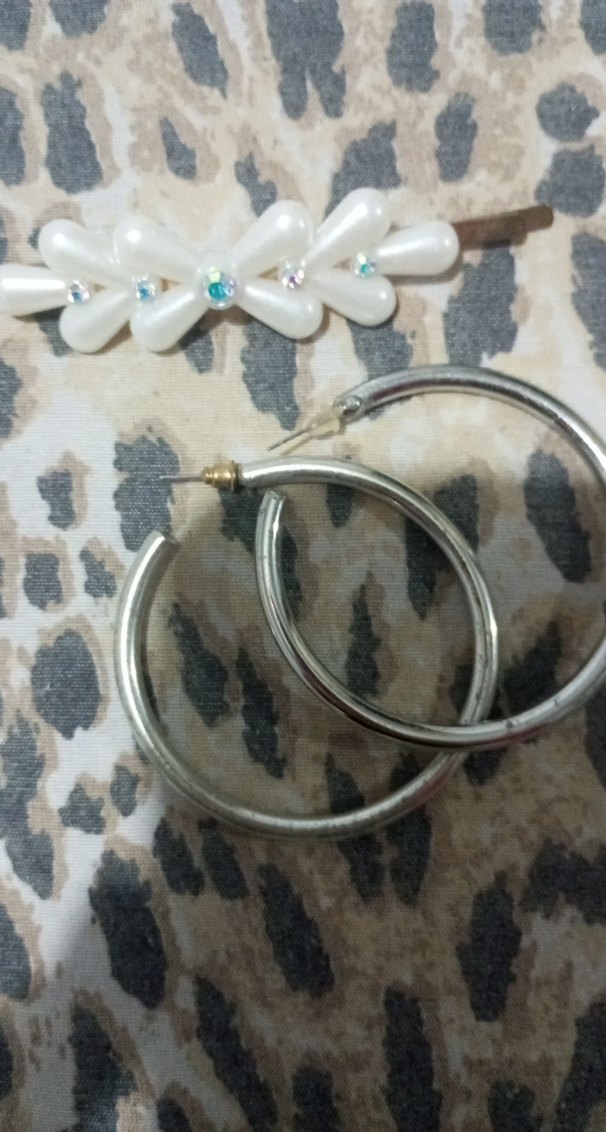 Beyaz Boncuklu Mini Halka Küpeler - Görsel 2