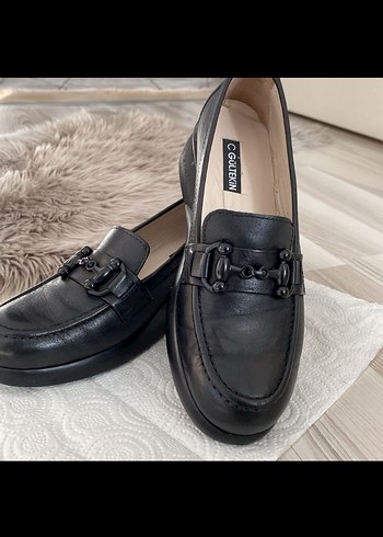 Siyah Deri Tokalı Kadın Loafer