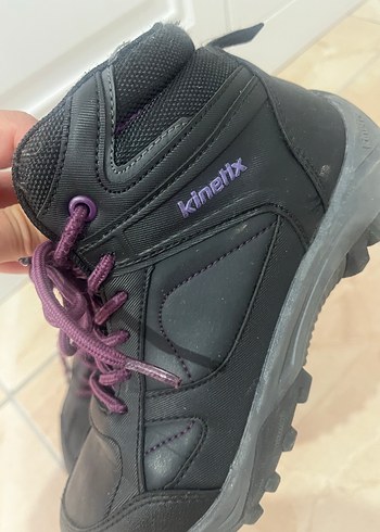 Kinetix Mor Bağcıklı Siyah Spor Bot
