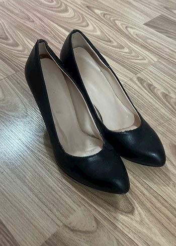 Siyah Stiletto Topuklu Klasik Kadın Ayakkabı