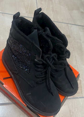 Siyah Kadın Yüksek Topuklu Street Style Bot