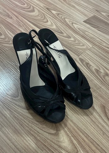 Siyah Klasik Stiletto Topuklu Kadın Abiye Ayakkabı