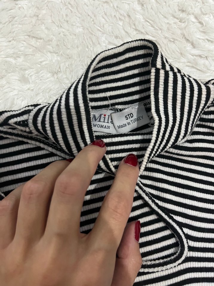 Çizgili Boğazlı Kadın Triko - Görsel 2