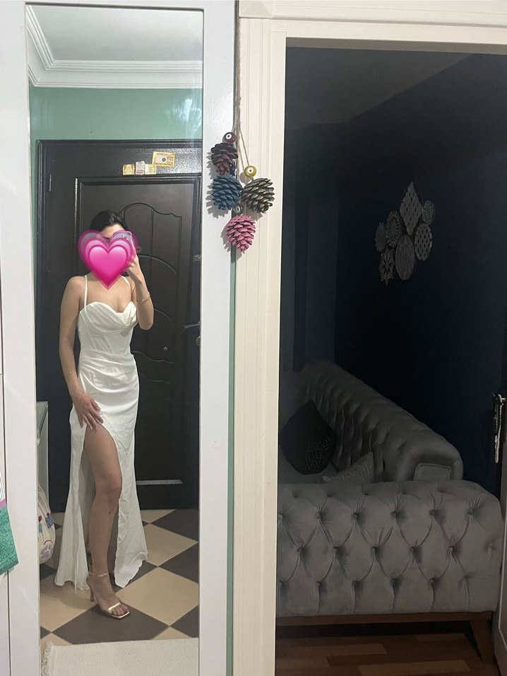 Beyaz Drapeli Uzun Straplez Elbise - Görsel 4