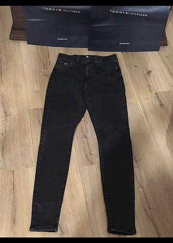 27 Beden Tommy Jeans Siyah Kadın Dar Paça Jean