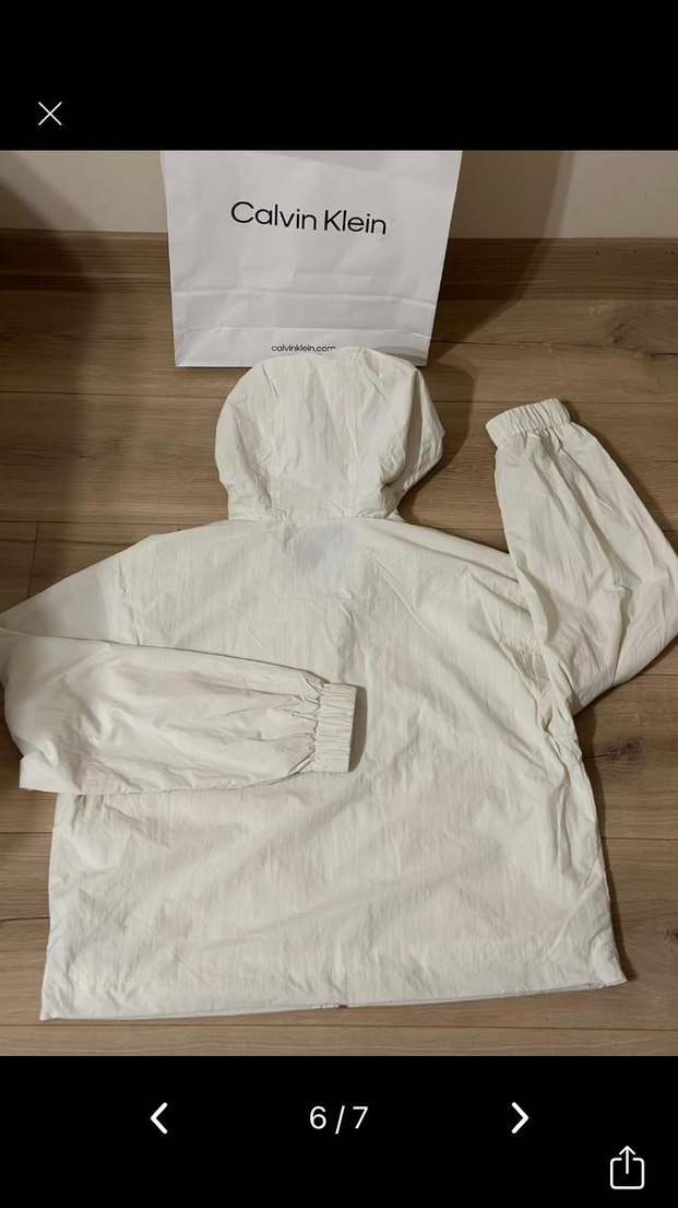 Calvin Klein Kadın Beyaz Keten Kapüşonlu yagmurluk - Görsel 3