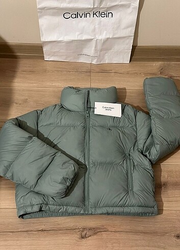 m Beden Calvin klein crop mont 