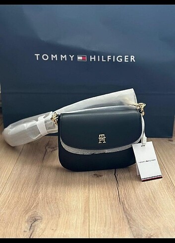 Tommy hilfiger kadın askılı çanta 