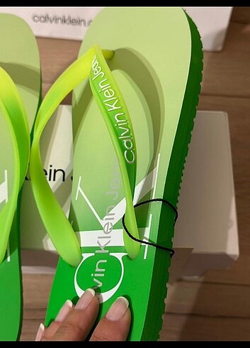 38 Beden yeşil Renk Calvin klein deniz terliği