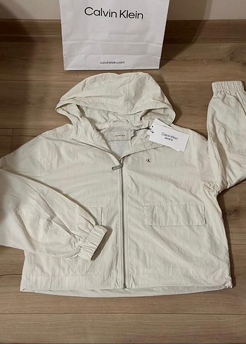 Calvin klein yağmurluk - Görsel 4