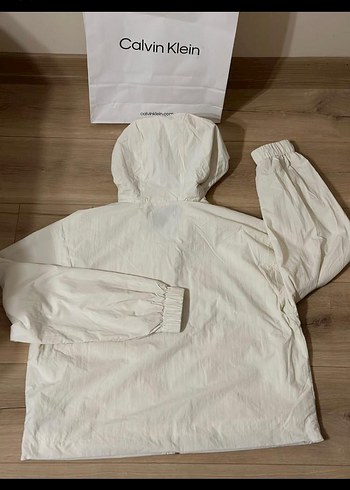 Calvin klein yağmurluk - Görsel 8