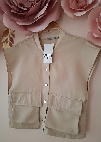 Zara Zara Bej Kolsuz Mini Düğmeli Yelek