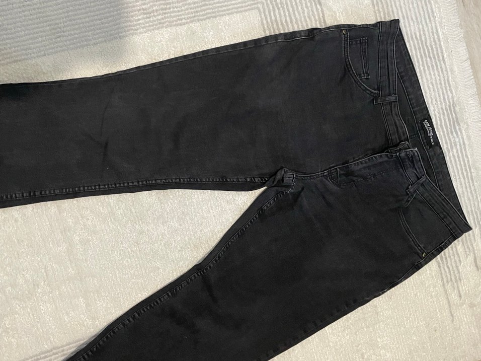 Siyah Dar Kesim Denim Jean — görsel 2/6