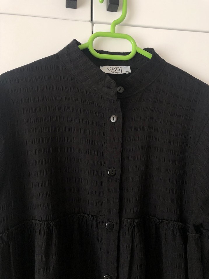 Siyah Düğmeli Midi Hamile Bluzu - Görsel 3