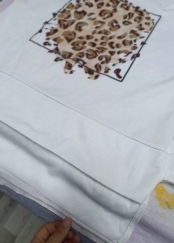 Diğer Beyaz Leopar Desenli Kadın Sweatshirt-etek takım