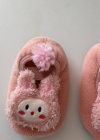 Kızlar için Pembe Nakışlı Sıcak Terlik - Görsel 5