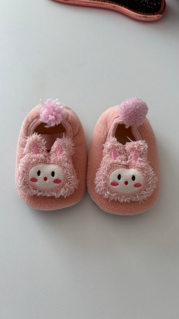 Kızlar için Pembe Nakışlı Sıcak Terlik - Görsel 2