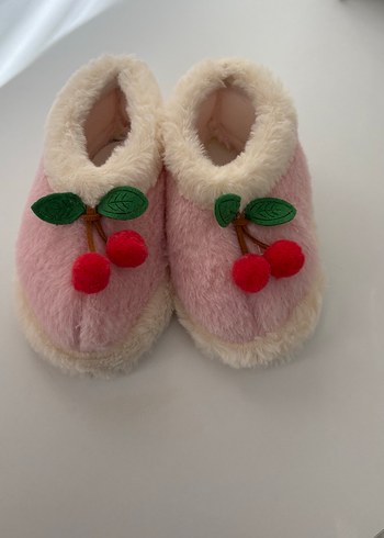 Kızlar için kiraz işlemeli pembe sıcak terlik - Görsel 2