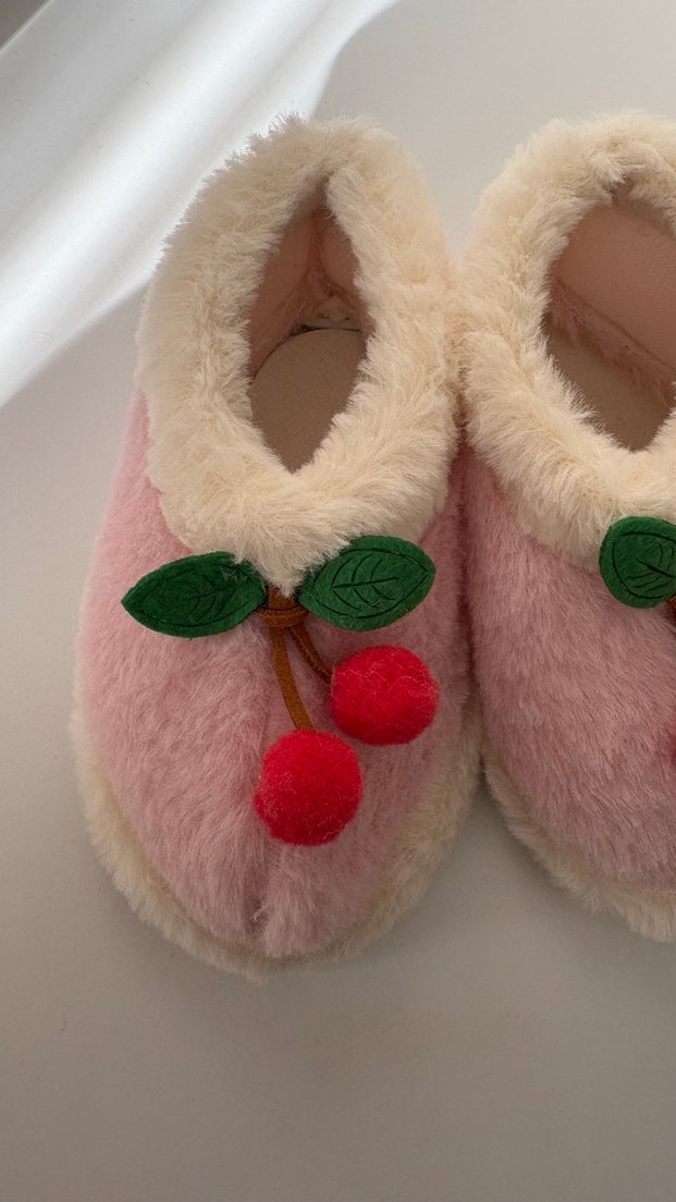 Kızlar için kiraz işlemeli pembe sıcak terlik - Görsel 4