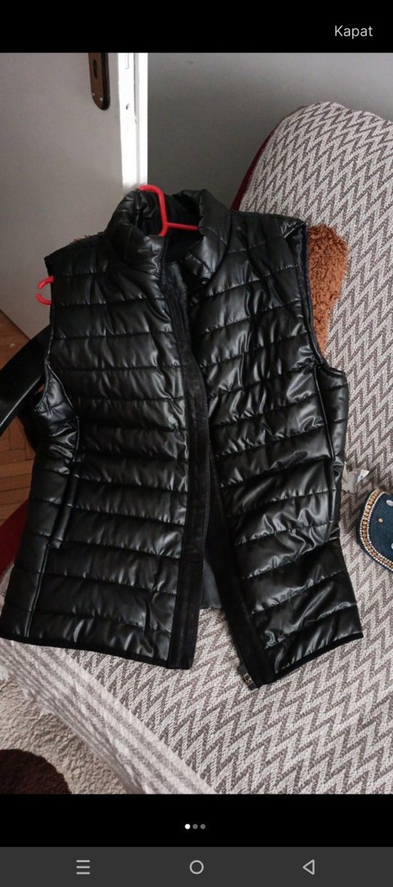 Siyah Deri Kadın Şişme Yelek - Görsel 2