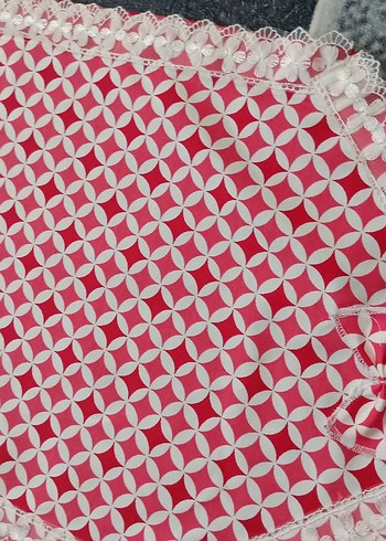 Kırmızı Nakışlı Masa Örtüsü ranir - Görsel 2