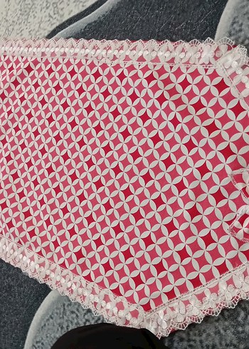 Kırmızı Nakışlı Masa Örtüsü ranir - Görsel 3