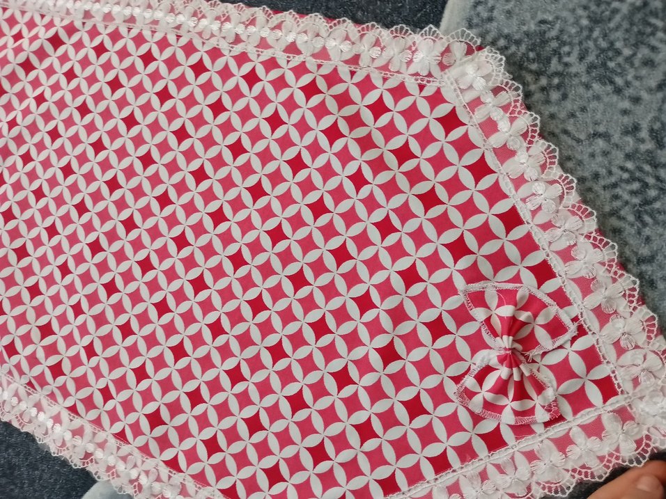 Kırmızı Nakışlı Masa Örtüsü ranir - Görsel 2