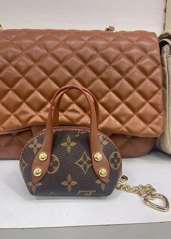 LV Mini Askılı çanta - Görsel 11