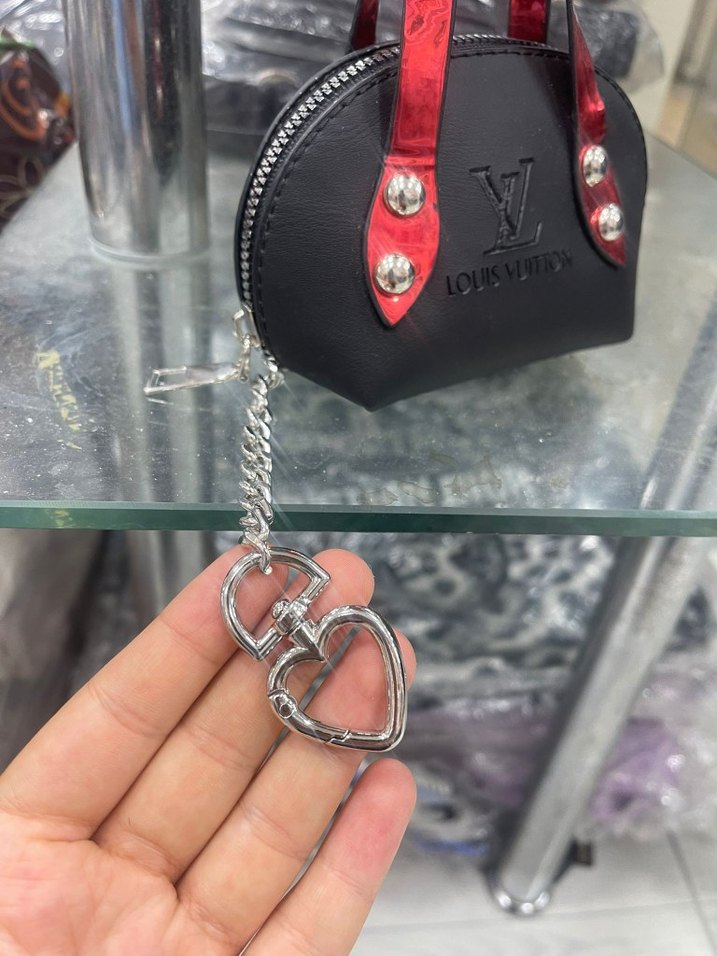 LV Mini Askılı çanta - Görsel 3