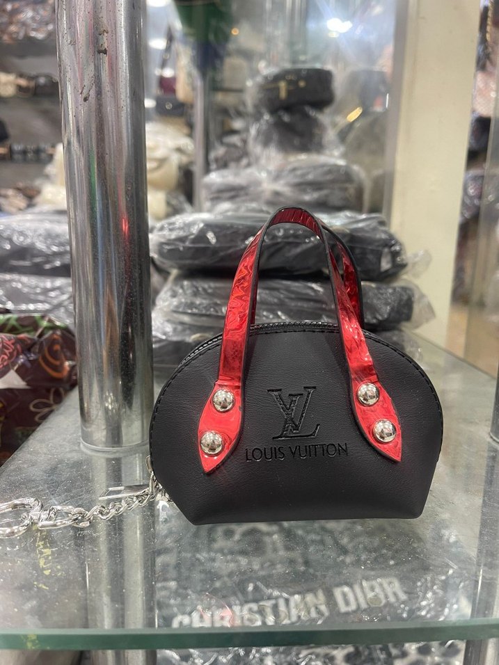 LV Mini Askılı çanta - Görsel 2