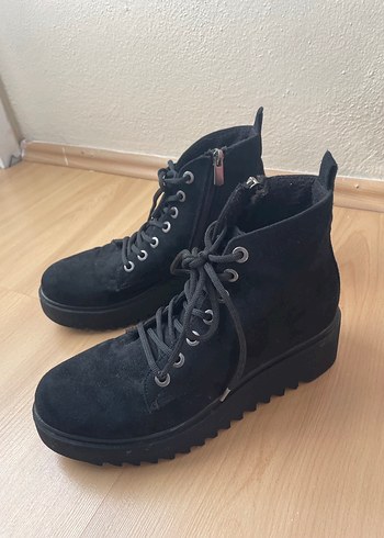 Kadife Siyah Süet Dolgu Topuk Kadın Bot - Görsel 2