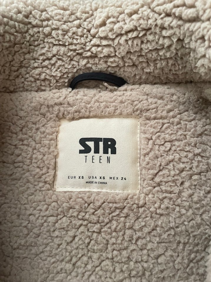 Bej Kürklü Siyah Kadın Mont Stradivarius - Görsel 3