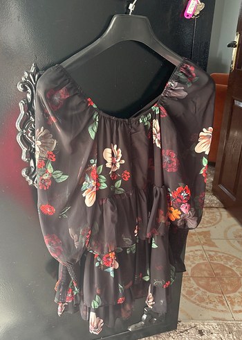 Siyah kolları tül önden bağlamalı elbise - Görsel 4