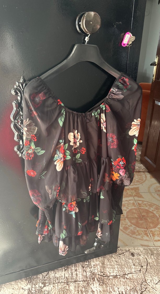 Siyah kolları tül önden bağlamalı elbise - Görsel 4