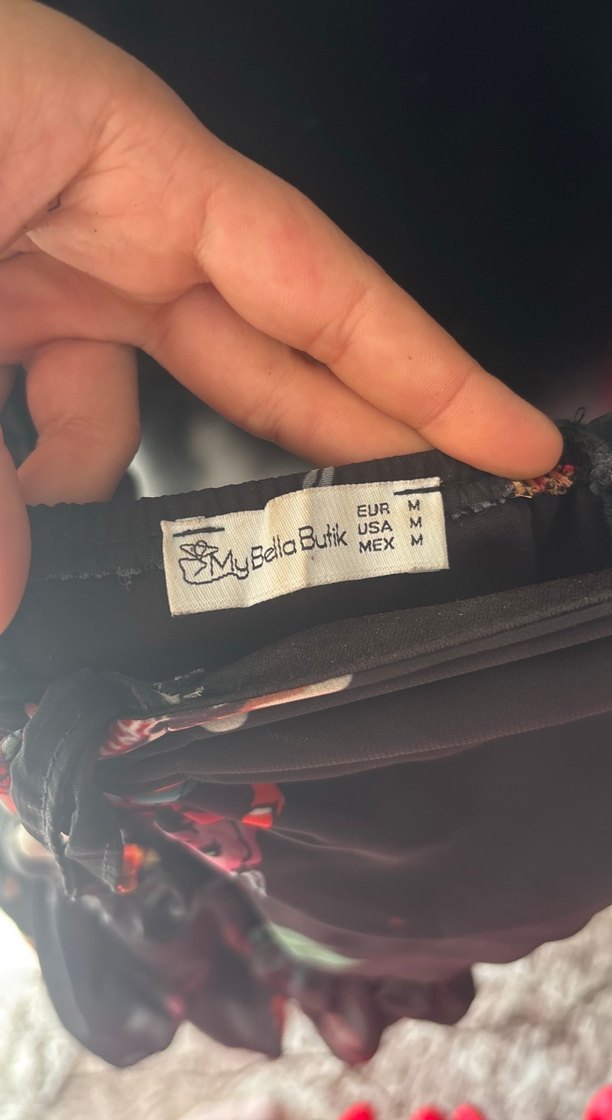 Siyah kolları tül önden bağlamalı elbise - Görsel 3