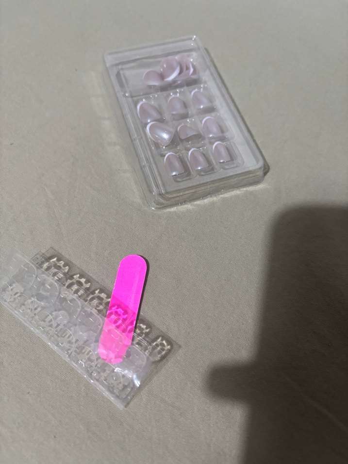 İnci tozu görünümlü French Tasarımlı Takma Tırnak Seti - Görsel 2