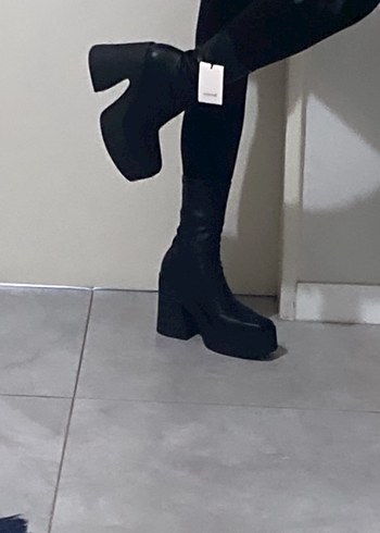 Bershka Siyah Deri Gotik Platform Topuklu Kadın Bot Bershka