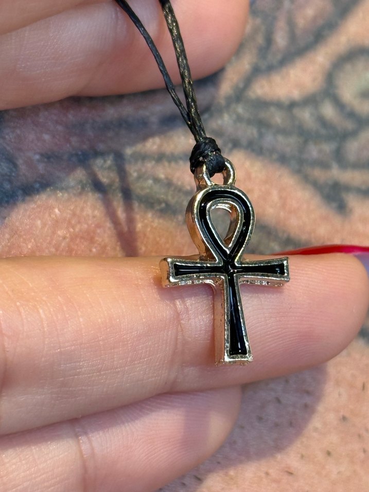 Altın Renkli Gotik Ankh Kolye - Görsel 2