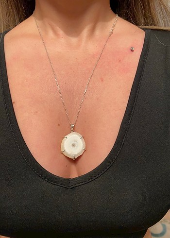 Diger Zincir Detaylı Beyaz Solare Kuvars Doğal Taş Bohem Kolye