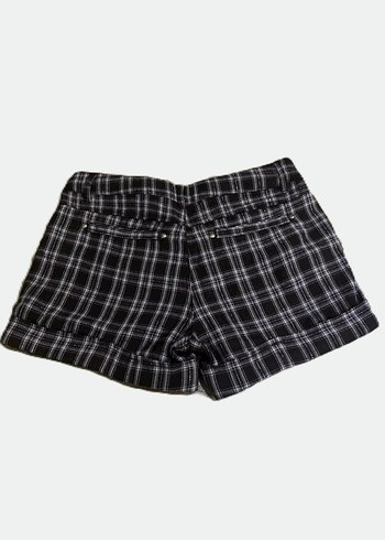 LC Waikiki Düğmeli Ekose Desenli Kadın Mini Şort