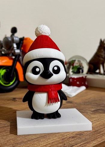 Kırmızı Bere ve Atkılı Penguen Figürü - Görsel 2