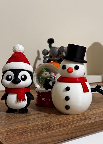 Kırmızı Bere ve Atkılı Penguen Figürü - Görsel 4