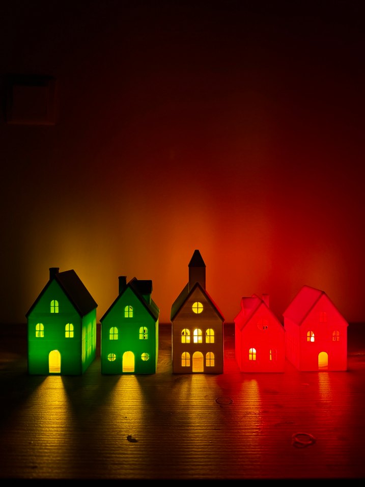 Renkli Ev Şeklinde Mumluk Seti - Görsel 3